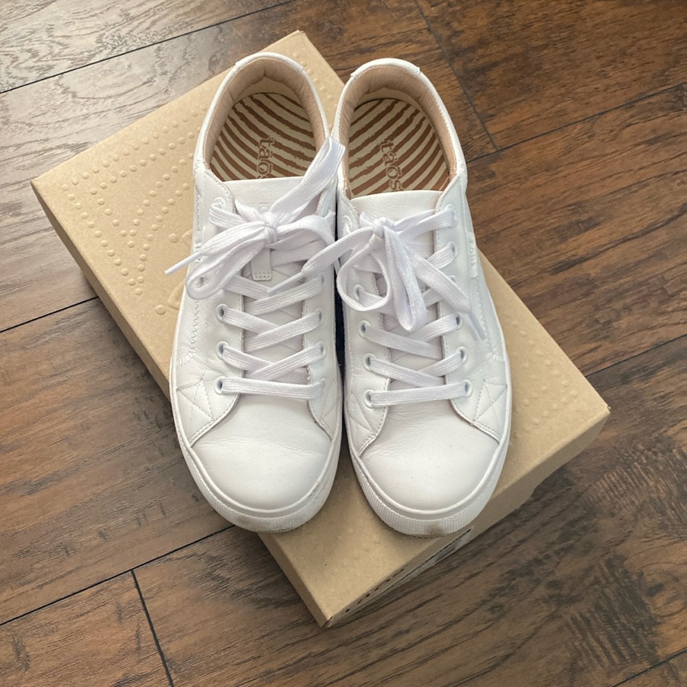 EUC Taos White Leather Plim Soul Lux Sneakers Orthotic Friendly size 8